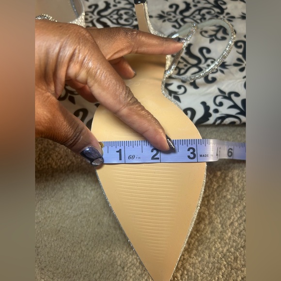 NWOT Rhinestone Stiletto Heel with Three Hearts - Picture 13 of 13